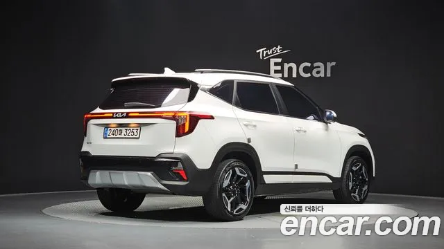 Kia Seltos 2024 thumb 2