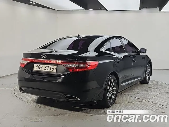 Hyundai Grandeur 2011 thumb 4