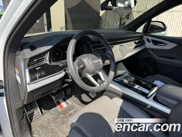 Audi Q7 2021 thumb 6