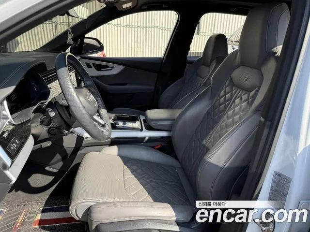 Audi Q7 2021 thumb 7