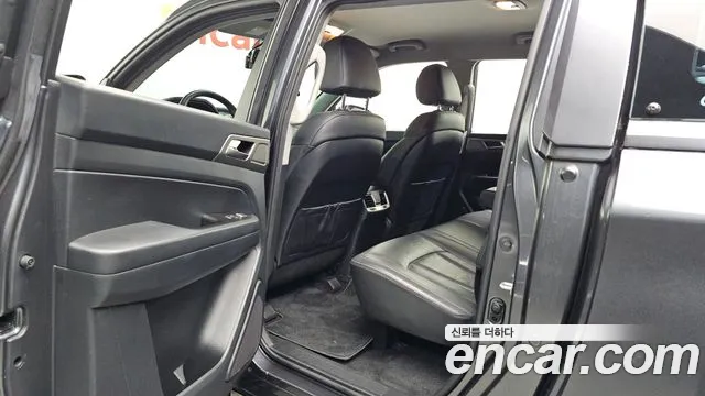 KG_Mobility_Ssangyong Rexton 2018 thumb 11
