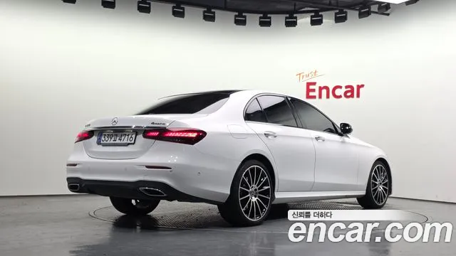 Mercedes-Benz E-Класс 2023 thumb 2