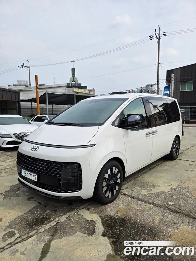 Hyundai Staria 2025 thumb 3