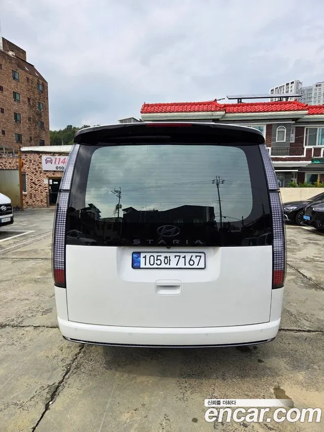 Hyundai Staria 2025 thumb 4