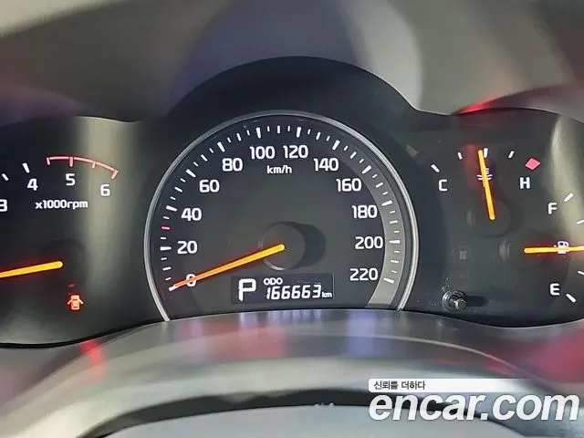 Kia Carnival 2012 thumb 7