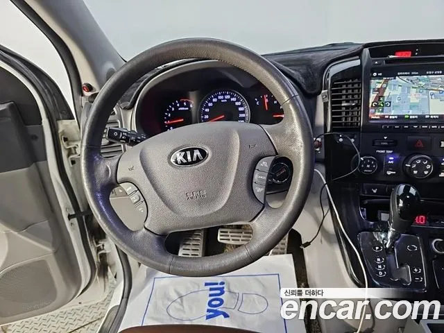 Kia Carnival 2012 thumb 9