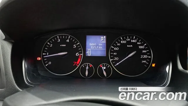Renault-KoreaSamsung SM5 2011 thumb 7