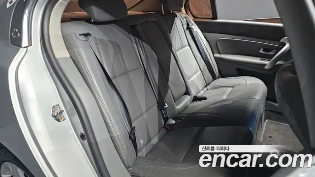 Renault-KoreaSamsung SM5 2011 thumb 11