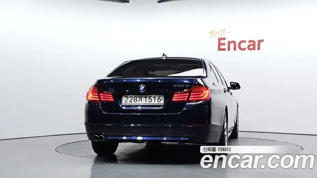 BMW 5-Series 2013 thumb 4