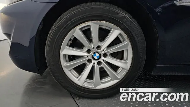 BMW 5-Series 2013 thumb 5