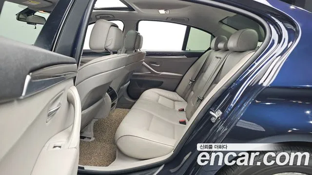 BMW 5-Series 2013 thumb 12