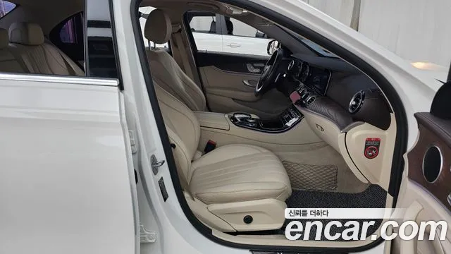 Mercedes-Benz E-Класс 2016 thumb 11