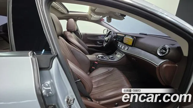 Mercedes-Benz CLS-Class 2019 thumb 10