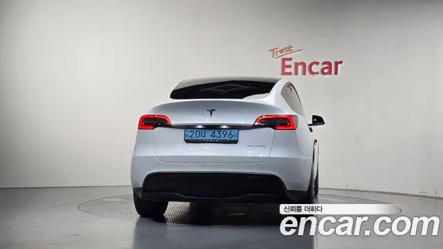 Tesla Model Y 2022 thumb 3
