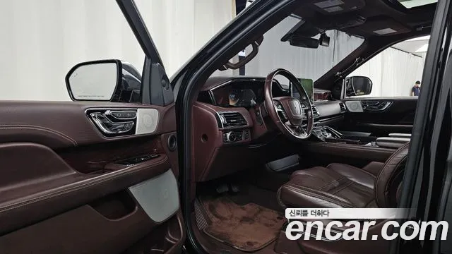 Lincoln Navigator 2020 thumb 10