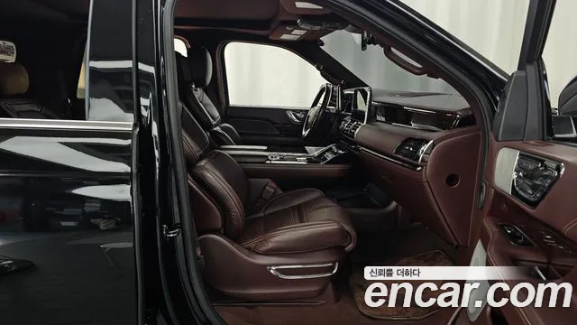 Lincoln Navigator 2020 thumb 11