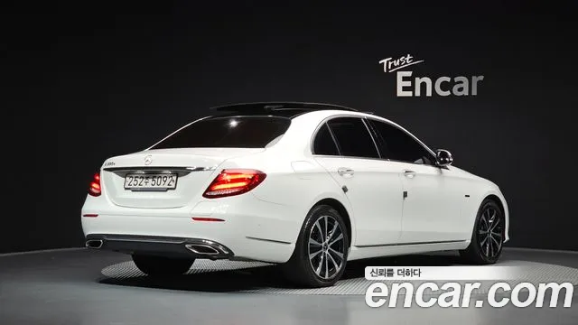 Mercedes-Benz E-Класс 2019 thumb 2