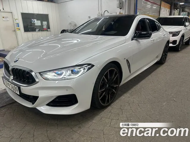 BMW 8-Series 2023 thumb 8