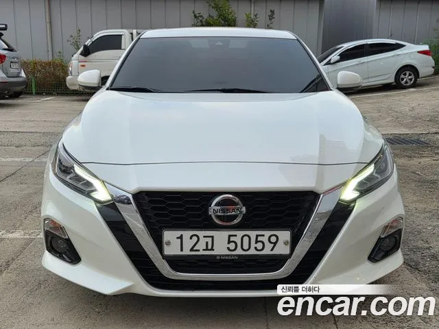 Nissan Altima 2019 thumb 2