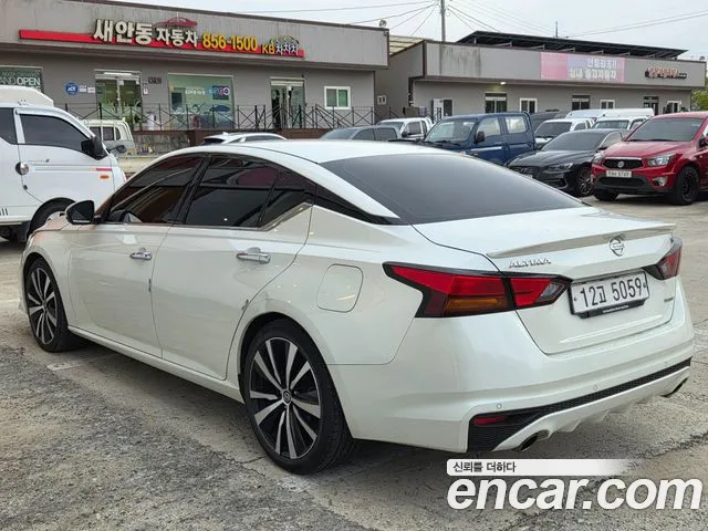 Nissan Altima 2019 thumb 4