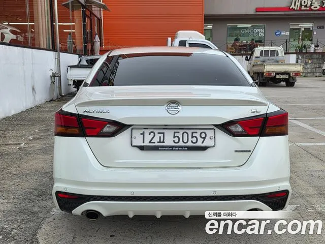 Nissan Altima 2019 thumb 5