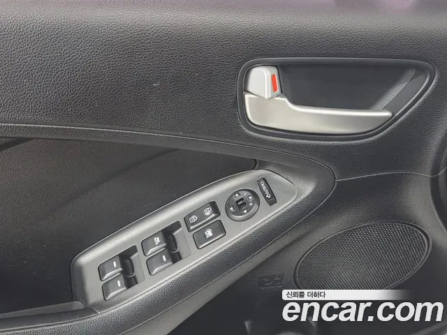 Kia K3 2013 thumb 8