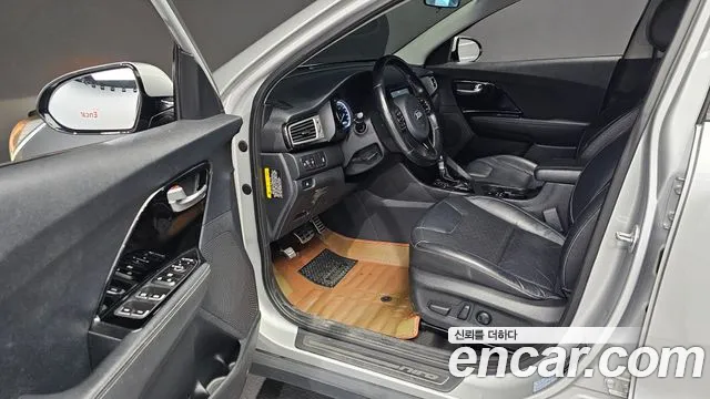 Kia Niro 2017 thumb 10