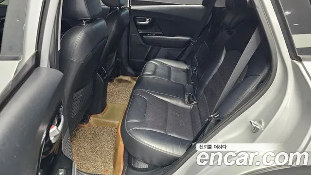 Kia Niro 2017 thumb 12