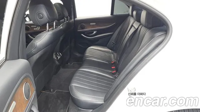 Mercedes-Benz E-Класс 2018 thumb 10