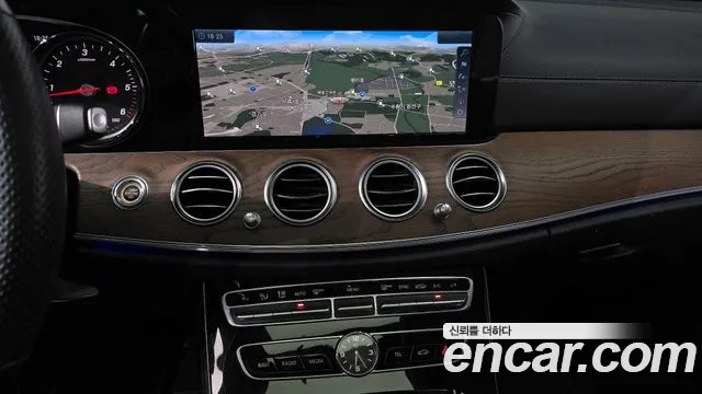 Mercedes-Benz E-Класс 2018 thumb 11