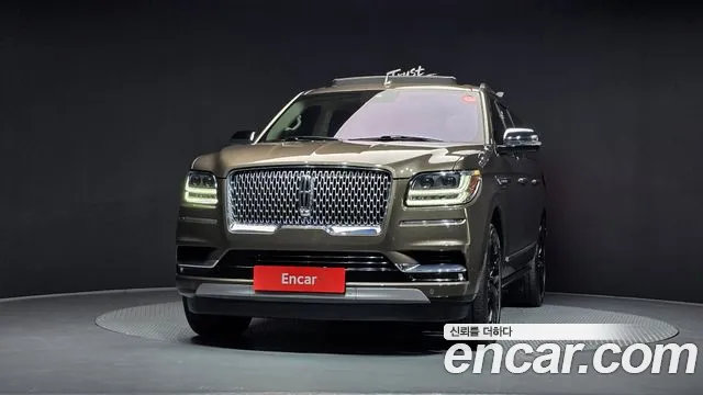 Lincoln Navigator 2020 thumb 3