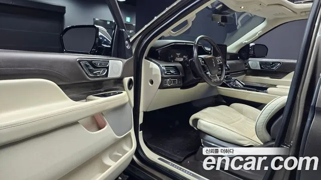 Lincoln Navigator 2020 thumb 10
