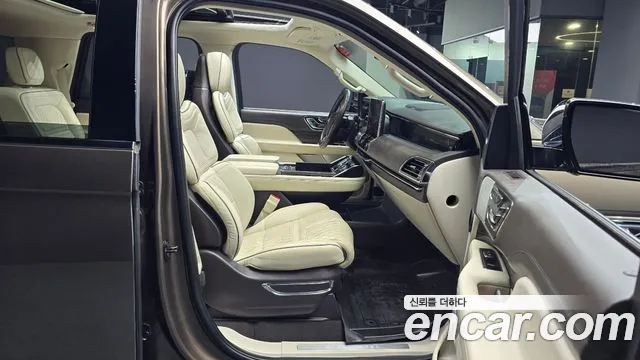 Lincoln Navigator 2020 thumb 11