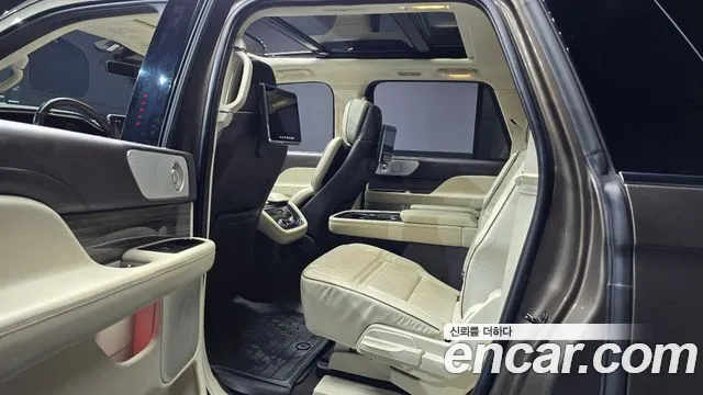 Lincoln Navigator 2020 thumb 12