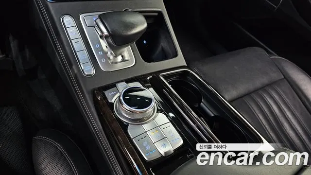 Genesis G90 2019 thumb 9