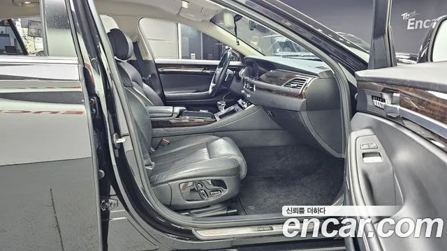 Genesis G90 2019 thumb 11