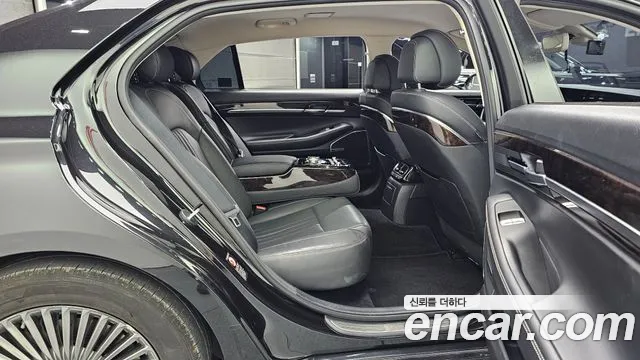 Genesis G90 2019 thumb 12