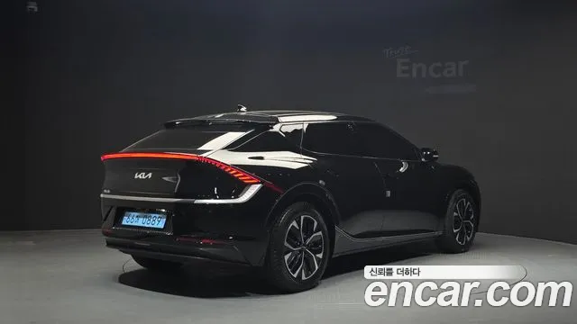 Kia EV6 2023 thumb 2