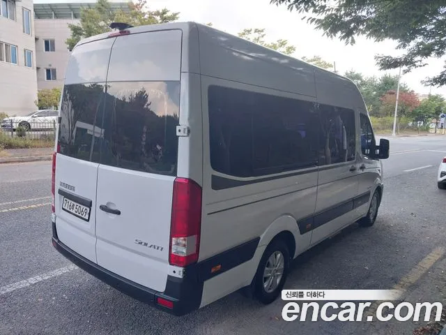 Hyundai Staria 2018 thumb 3