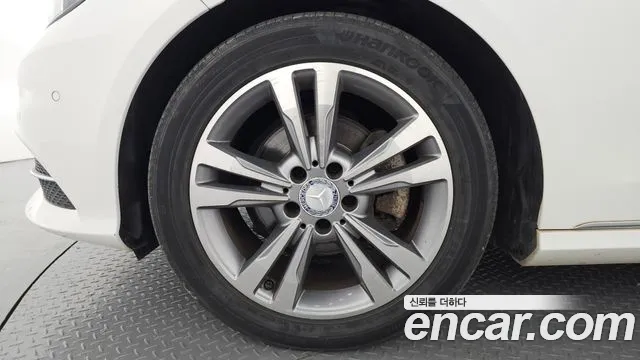 Mercedes-Benz E-Класс 2015 thumb 5
