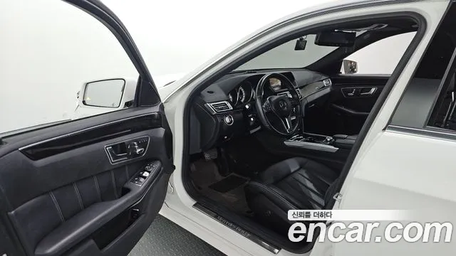 Mercedes-Benz E-Класс 2015 thumb 10