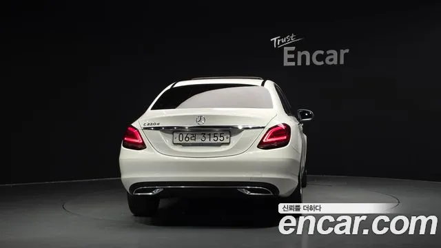 Mercedes-Benz C-Класс 2018 thumb 4