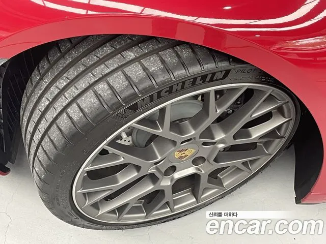 Porsche 911 2024 thumb 5