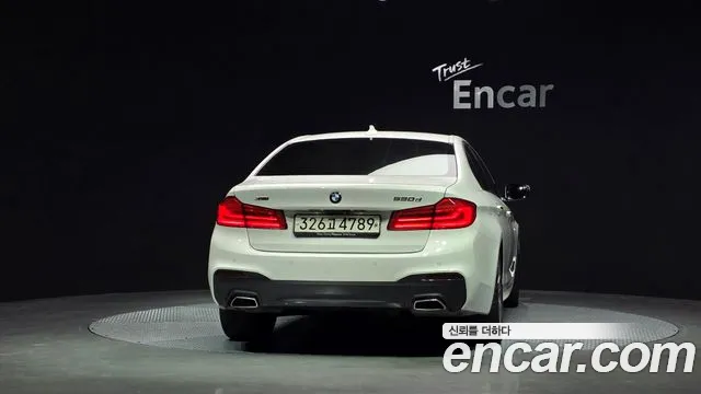 BMW 5-Series 2017 thumb 4