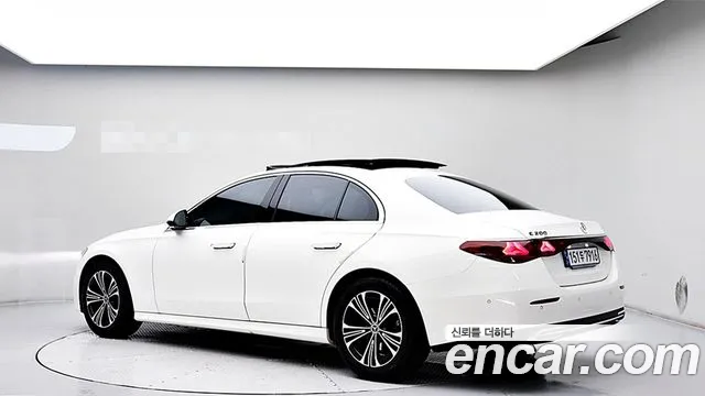 Mercedes-Benz E-Класс 2024 thumb 2