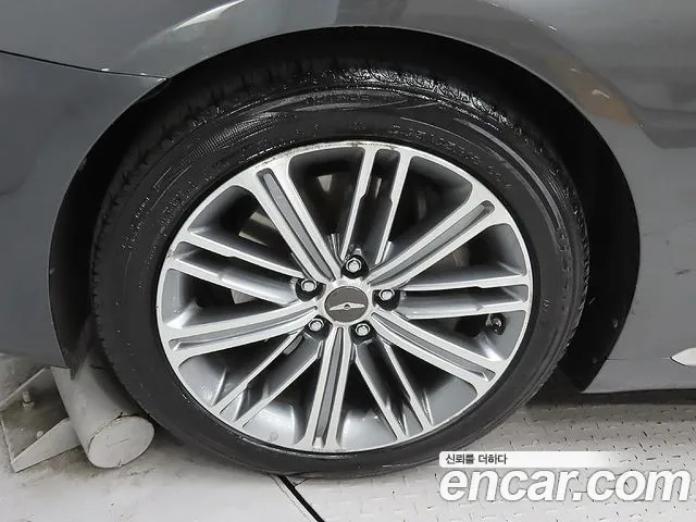 Genesis G80 2016 thumb 5