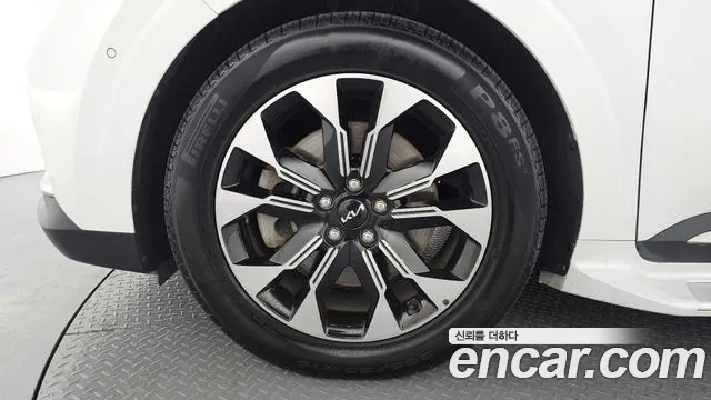 Kia Carnival 2021 thumb 5