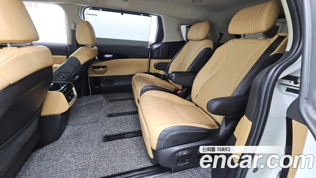 Kia Carnival 2021 thumb 12