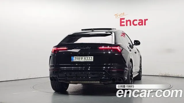Lamborghini Urus 2021 thumb 4