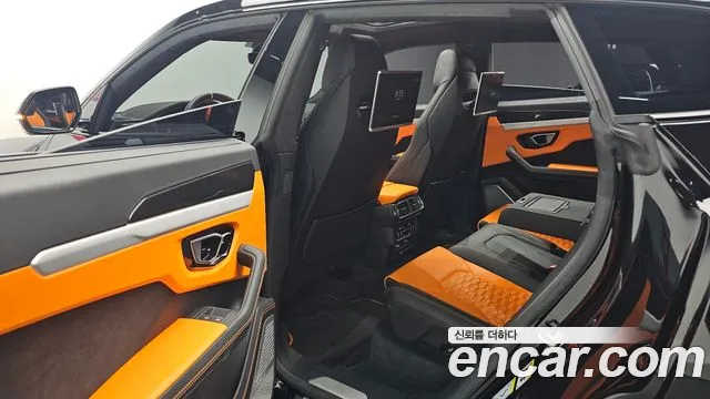 Lamborghini Urus 2021 thumb 12